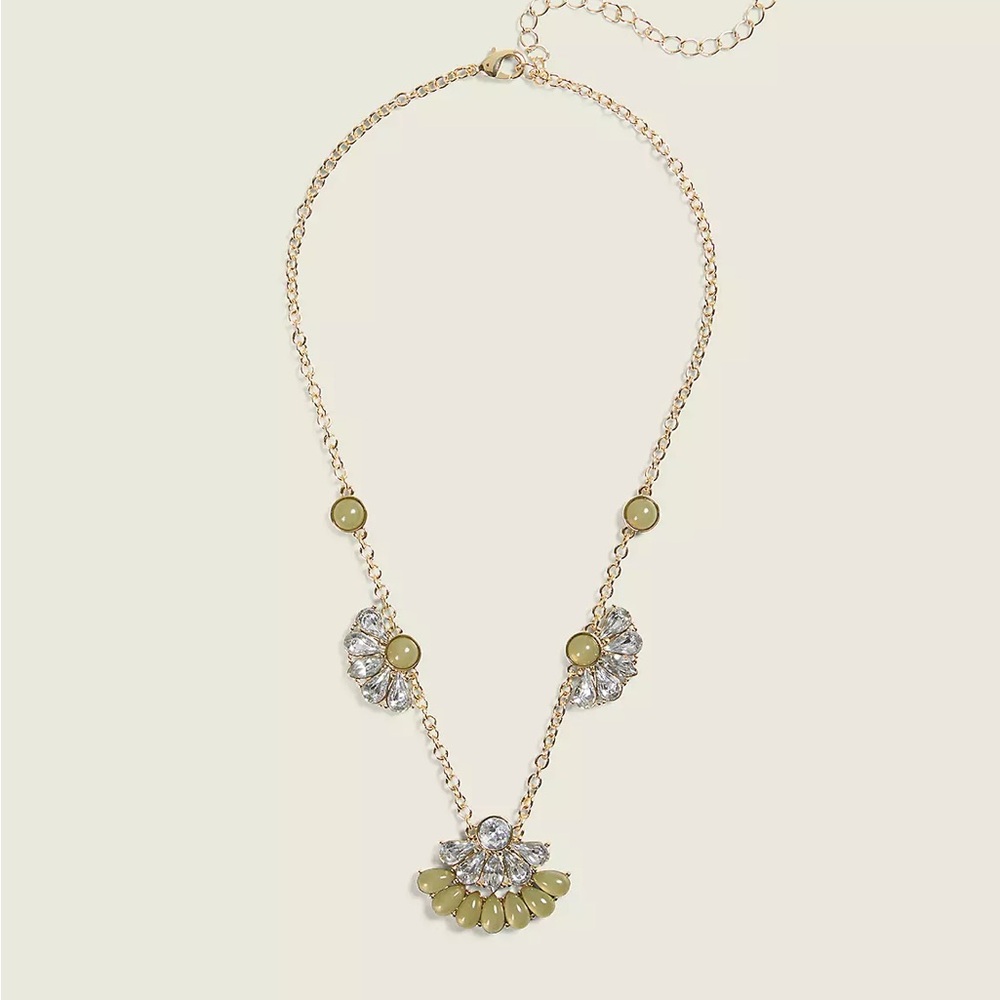 NEW Elegant Gold and Green Necklace
